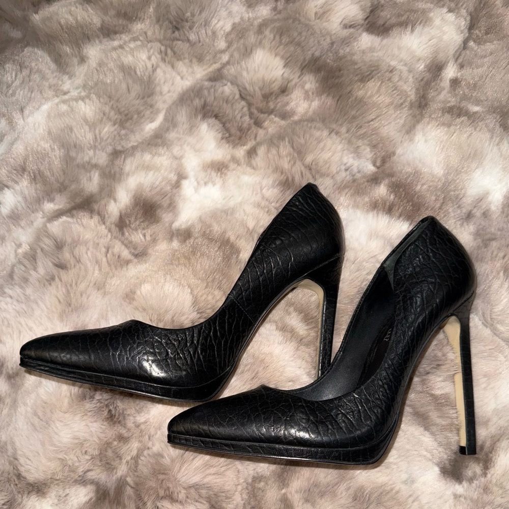 Gorgeous practically new high heels